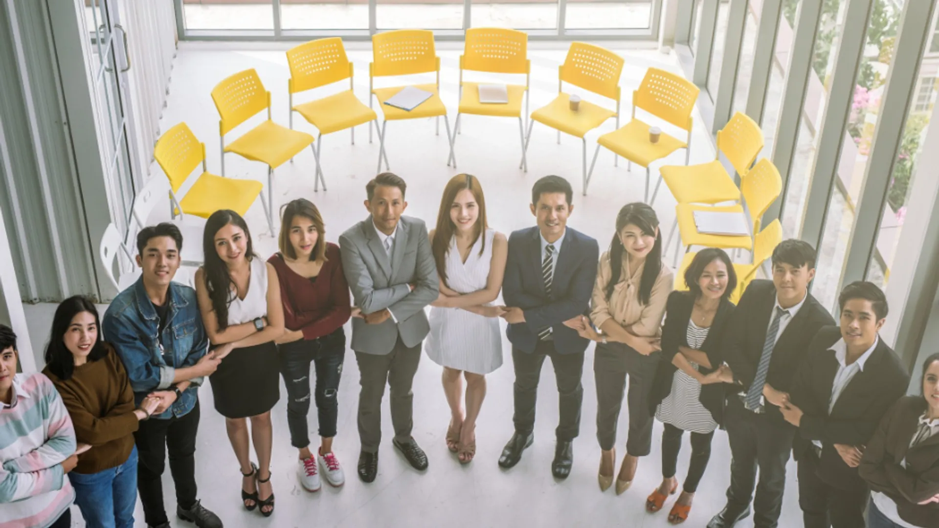 Hình ảnh minh họa về cờ bạc có trách nhiệm, với các biểu tượng an toàn và kiểm soát tài chính.