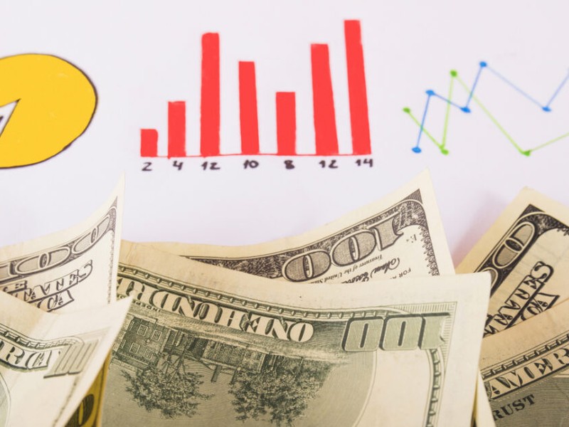 Hướng dẫn từng bước chơi slot machine, minh họa các nút điều khiển và dòng thanh toán